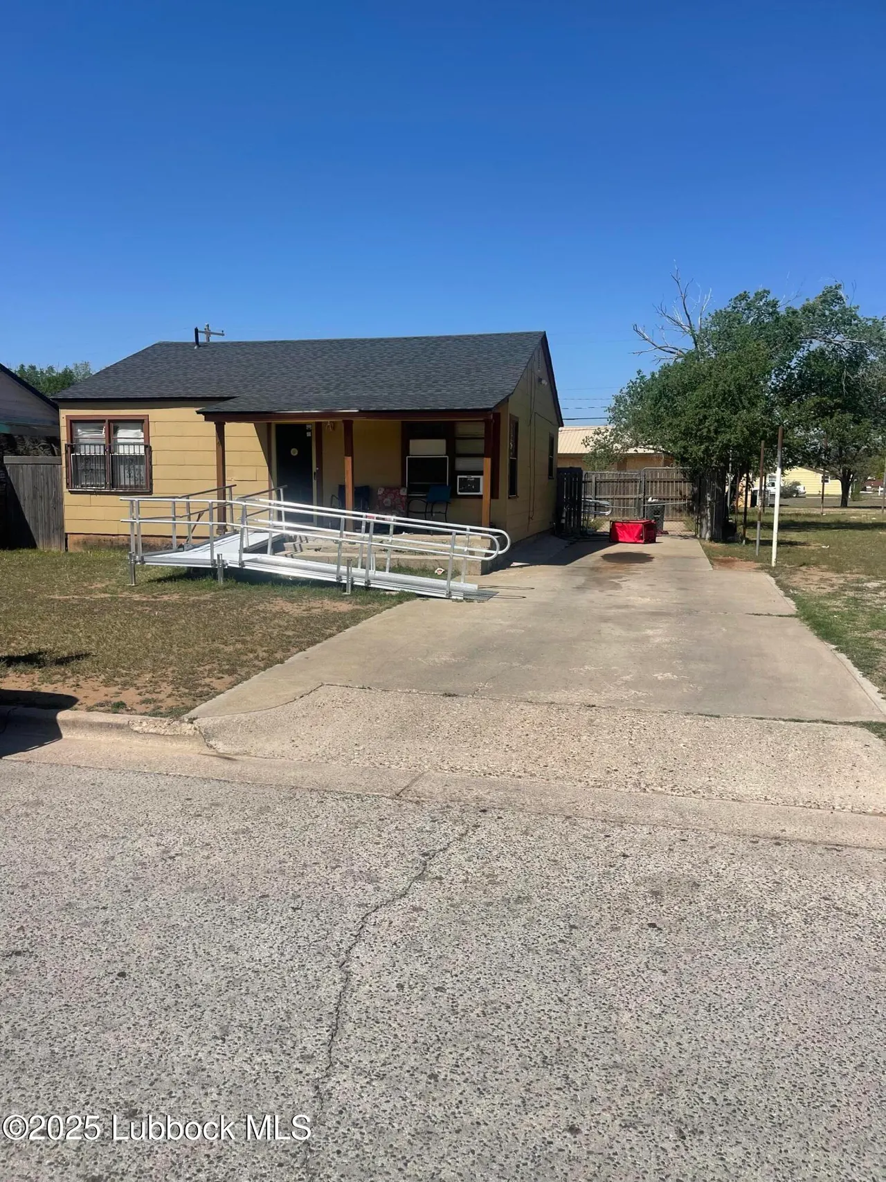 Front exterior — 206 Avenue S, Lubbock, TX 79415