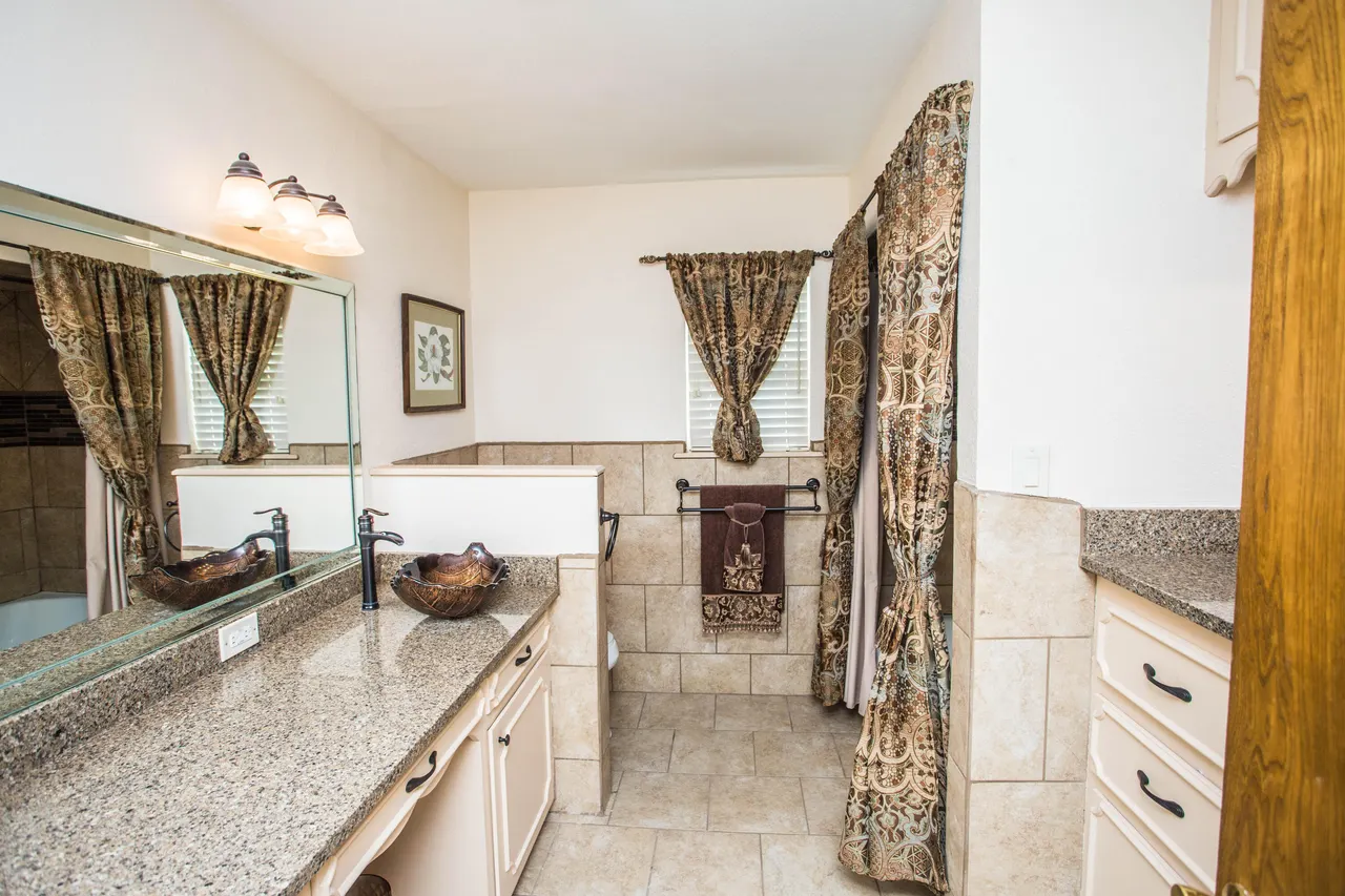 Photo 14 — 1208 Dallas Street, Plainview, TX 79072
