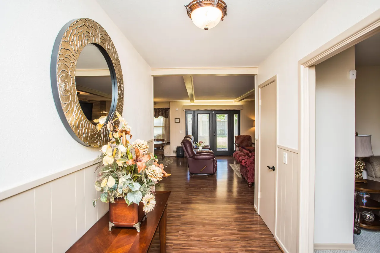 Photo 17 — 1208 Dallas Street, Plainview, TX 79072