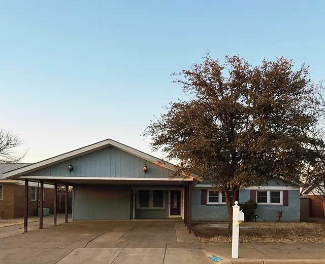 Front exterior — 2212 S 1st Place, Lamesa, TX 79331