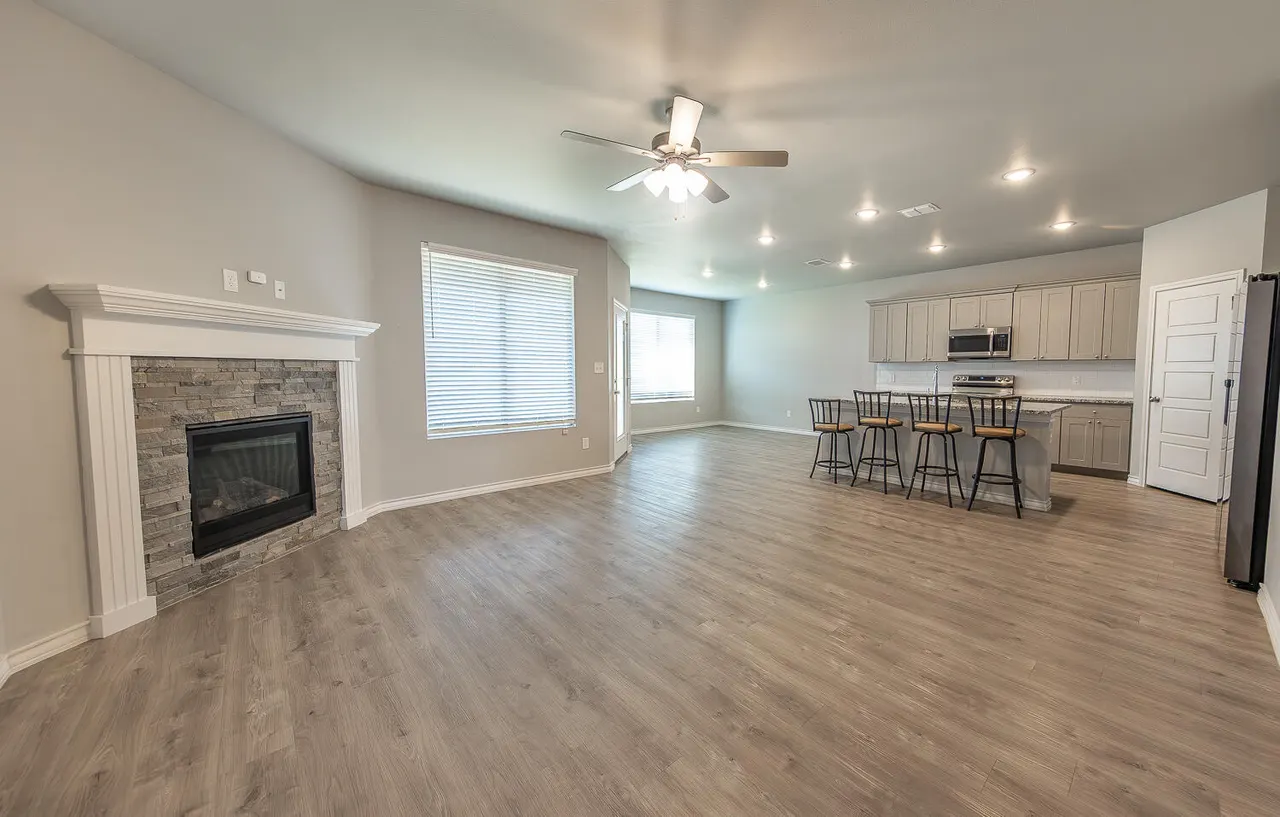 Photo 2 — 703 E 17th Street, Wolfforth, TX 79382