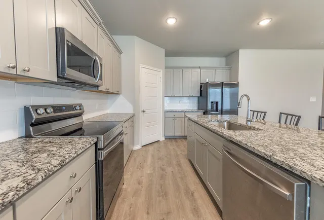 Photo 3 — 703 E 17th Street, Wolfforth, TX 79382