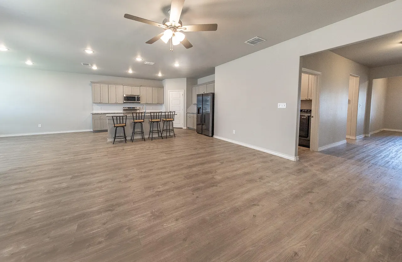 Photo 6 — 703 E 17th Street, Wolfforth, TX 79382