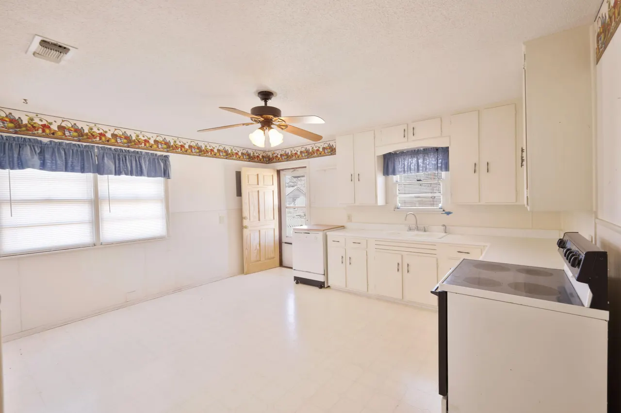 Photo 7 — 708 15th Street, Abernathy, TX 79311