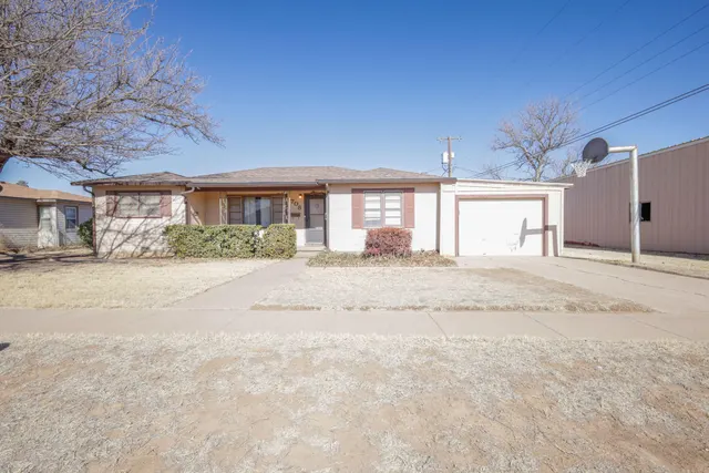 Photo 2 — 708 15th Street, Abernathy, TX 79311