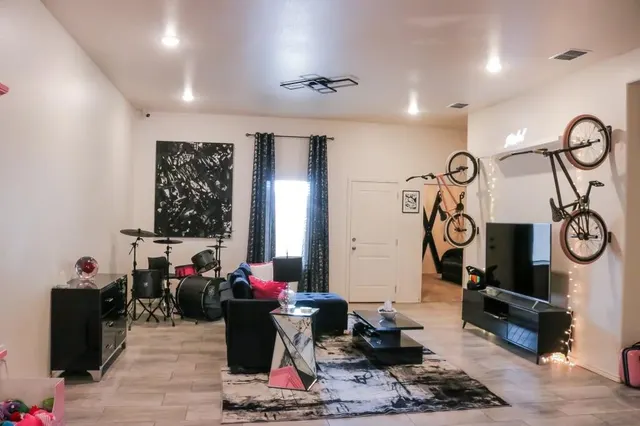 Photo 2 — 5532 Kemper Street, Lubbock, TX 79416