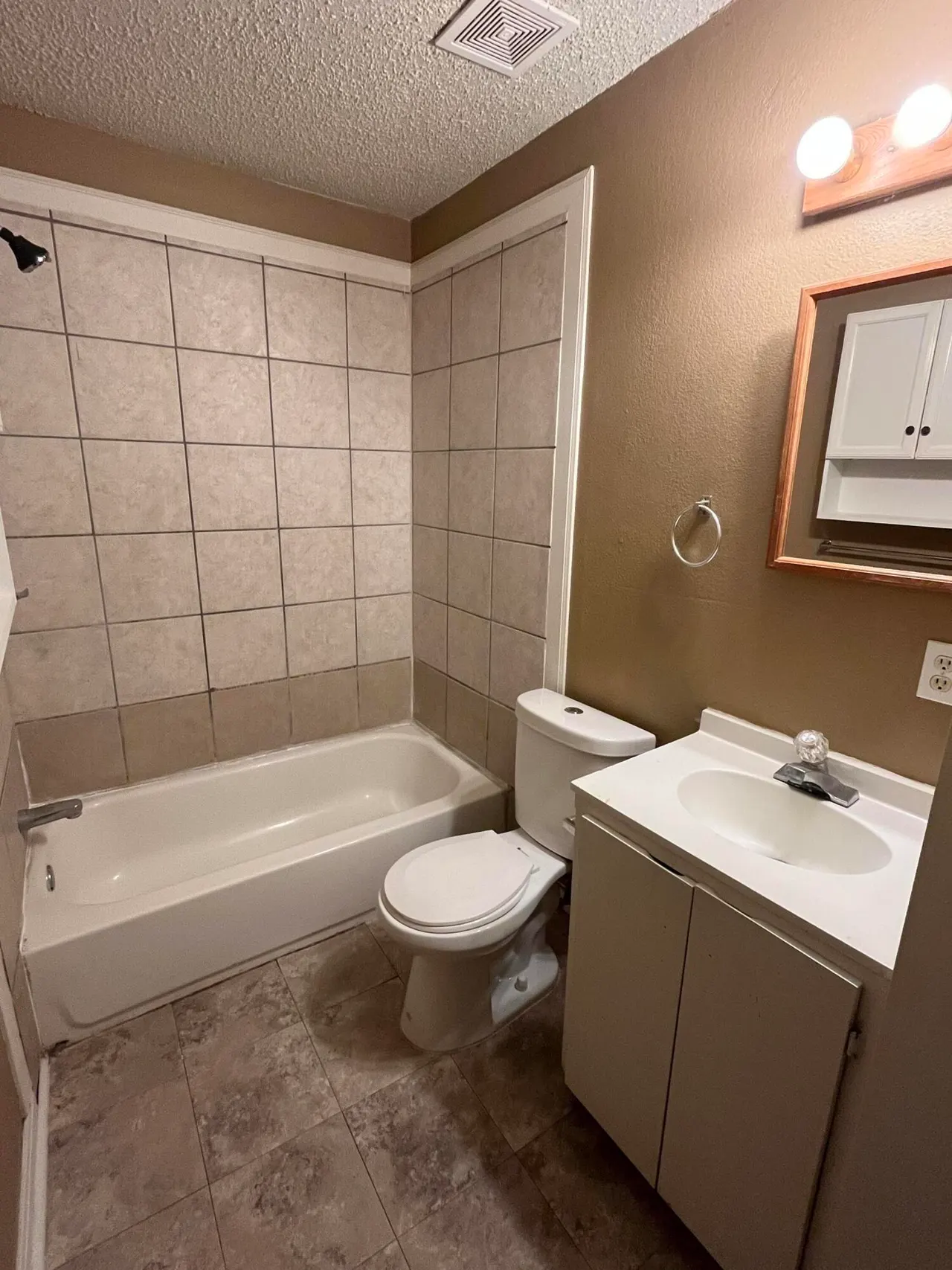 Photo 5 — 2111 25th Street, Lubbock, TX 79411