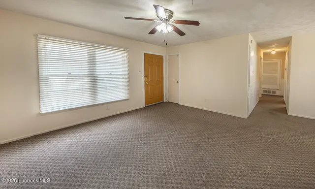 Photo 4 — 1609 68th Street, Lubbock, TX 79412