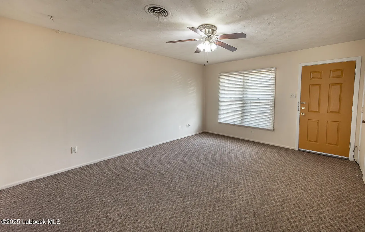 Photo 5 — 1609 68th Street, Lubbock, TX 79412
