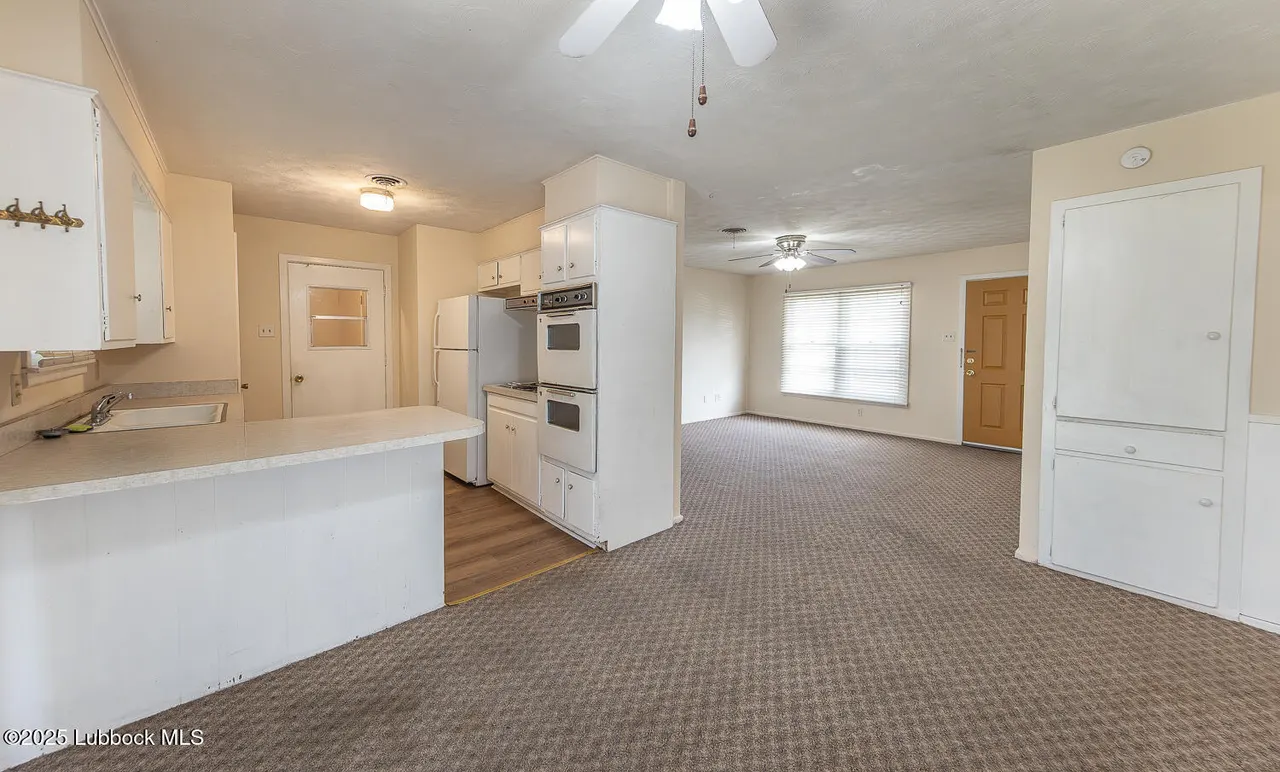 Photo 7 — 1609 68th Street, Lubbock, TX 79412
