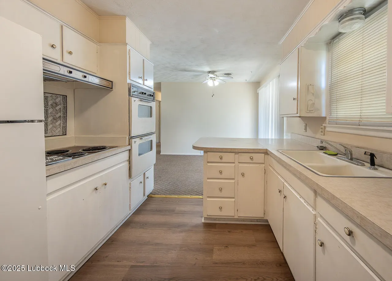 Photo 10 — 1609 68th Street, Lubbock, TX 79412