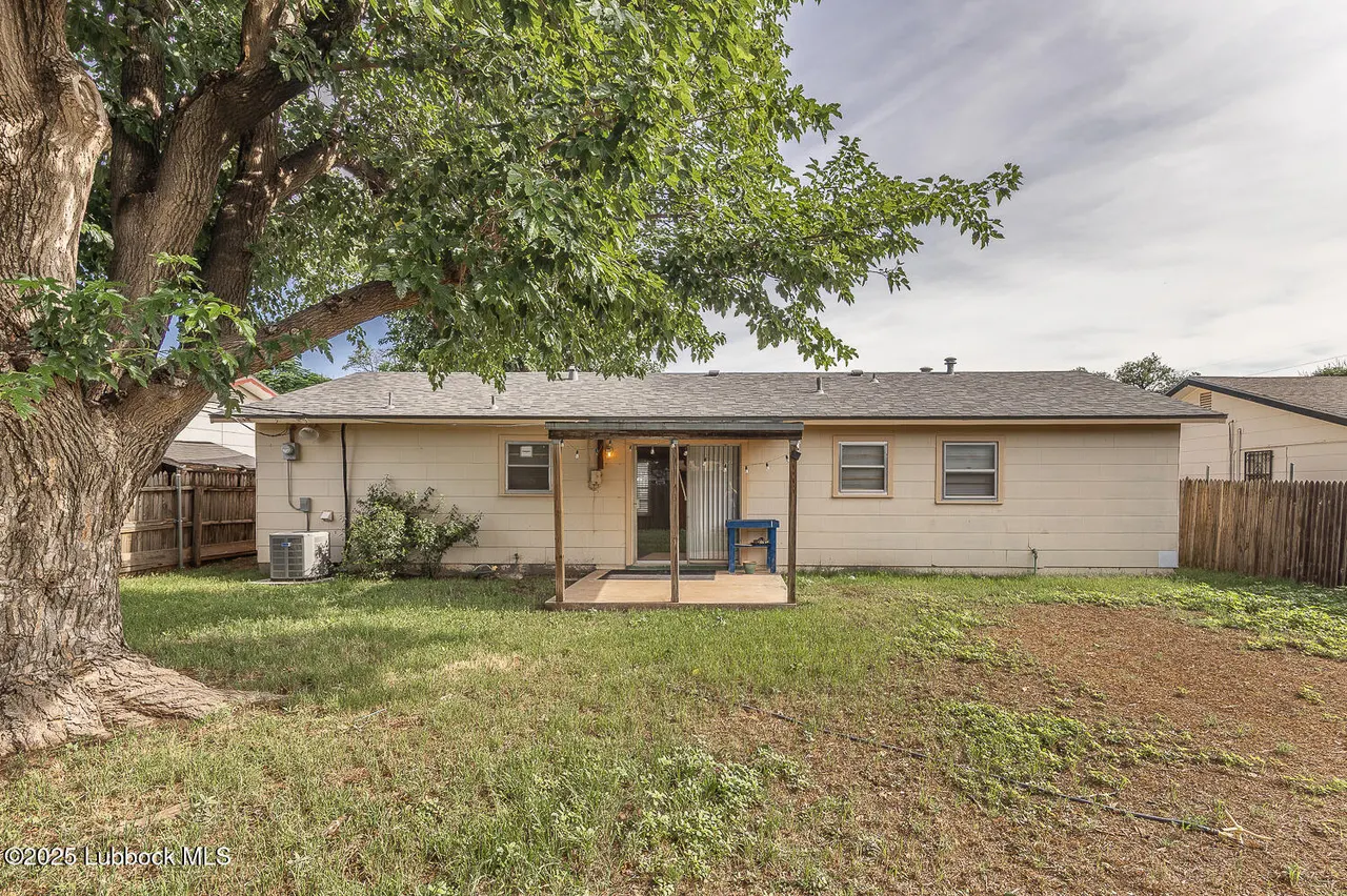 Photo 21 — 1609 68th Street, Lubbock, TX 79412