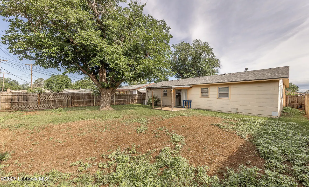 Photo 23 — 1609 68th Street, Lubbock, TX 79412