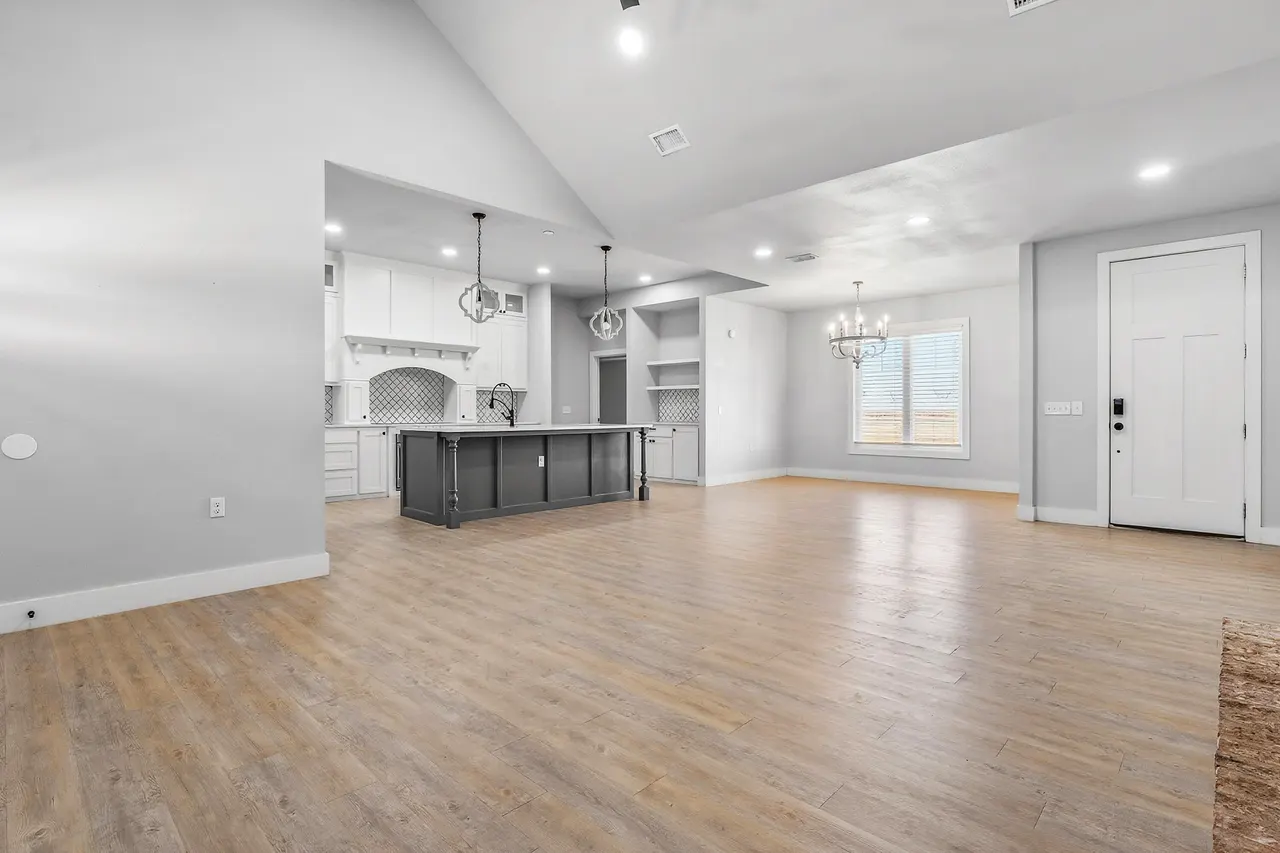 Photo 13 — 7103 N Farm To Market Road 1264, Lubbock, TX 79415