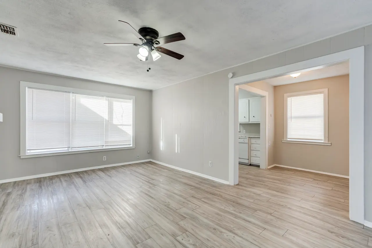 Photo 6 — 2207 20th Street, Lubbock, TX 79411