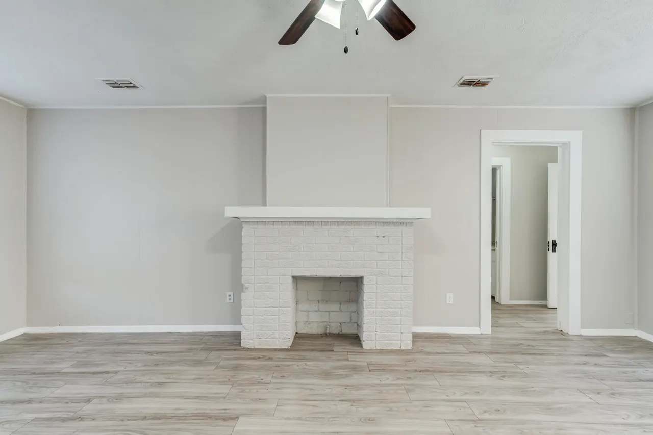 Photo 7 — 2207 20th Street, Lubbock, TX 79411