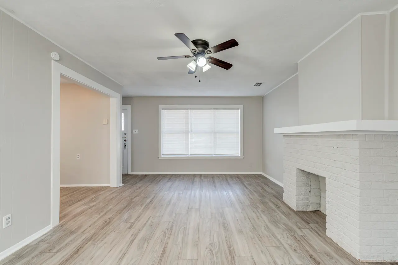 Photo 9 — 2207 20th Street, Lubbock, TX 79411