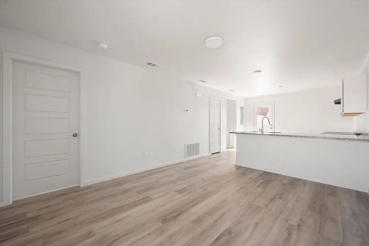 Photo 4 — 5507 Smith Street, Lubbock, TX 79416