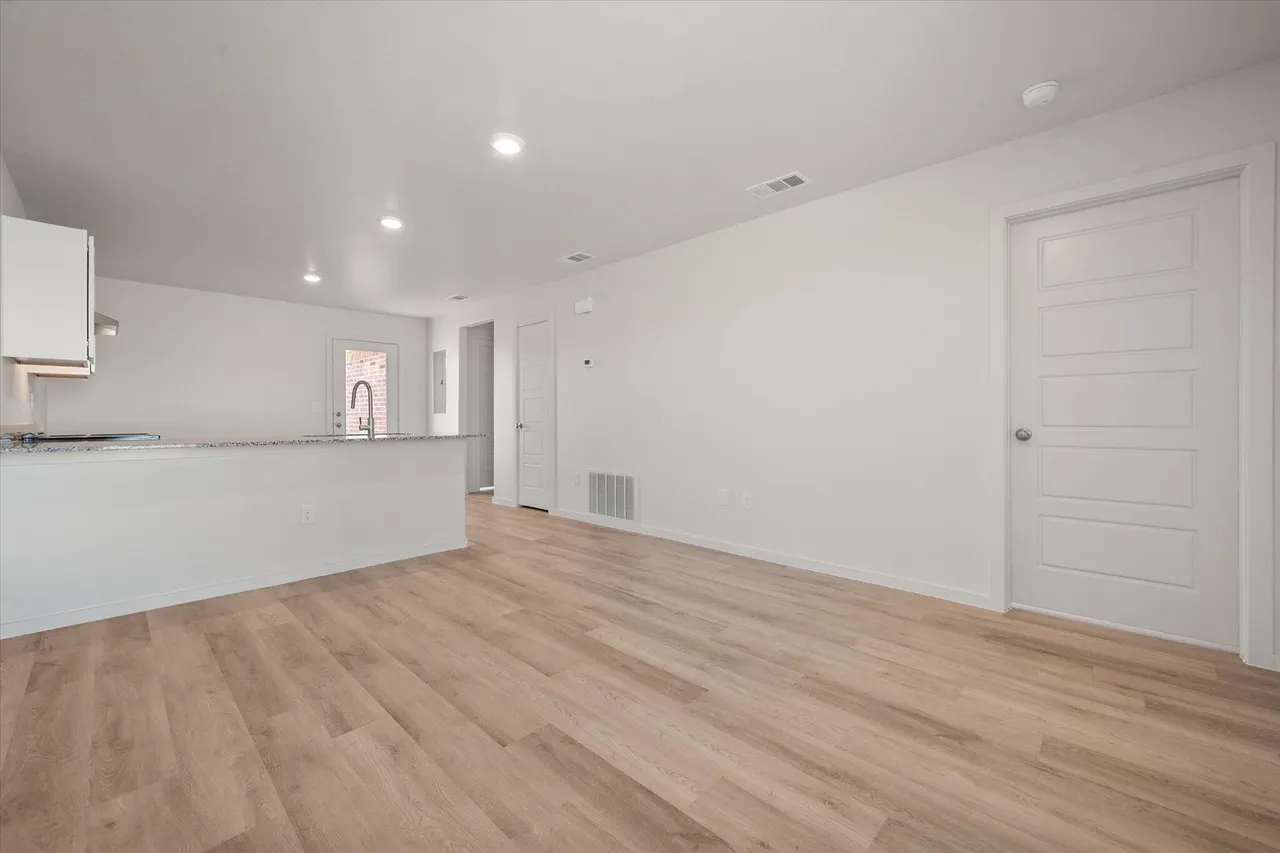 Photo 4 — 5509 Smith Street, Lubbock, TX 79416