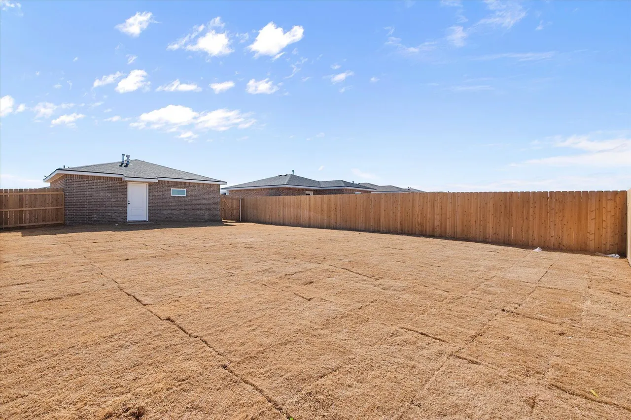 Photo 15 — 5506 Smith Street, Lubbock, TX 79416
