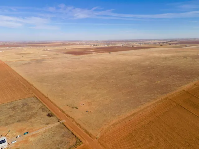 Photo 5 — 6848 Filly Road, Lubbock, TX 79407