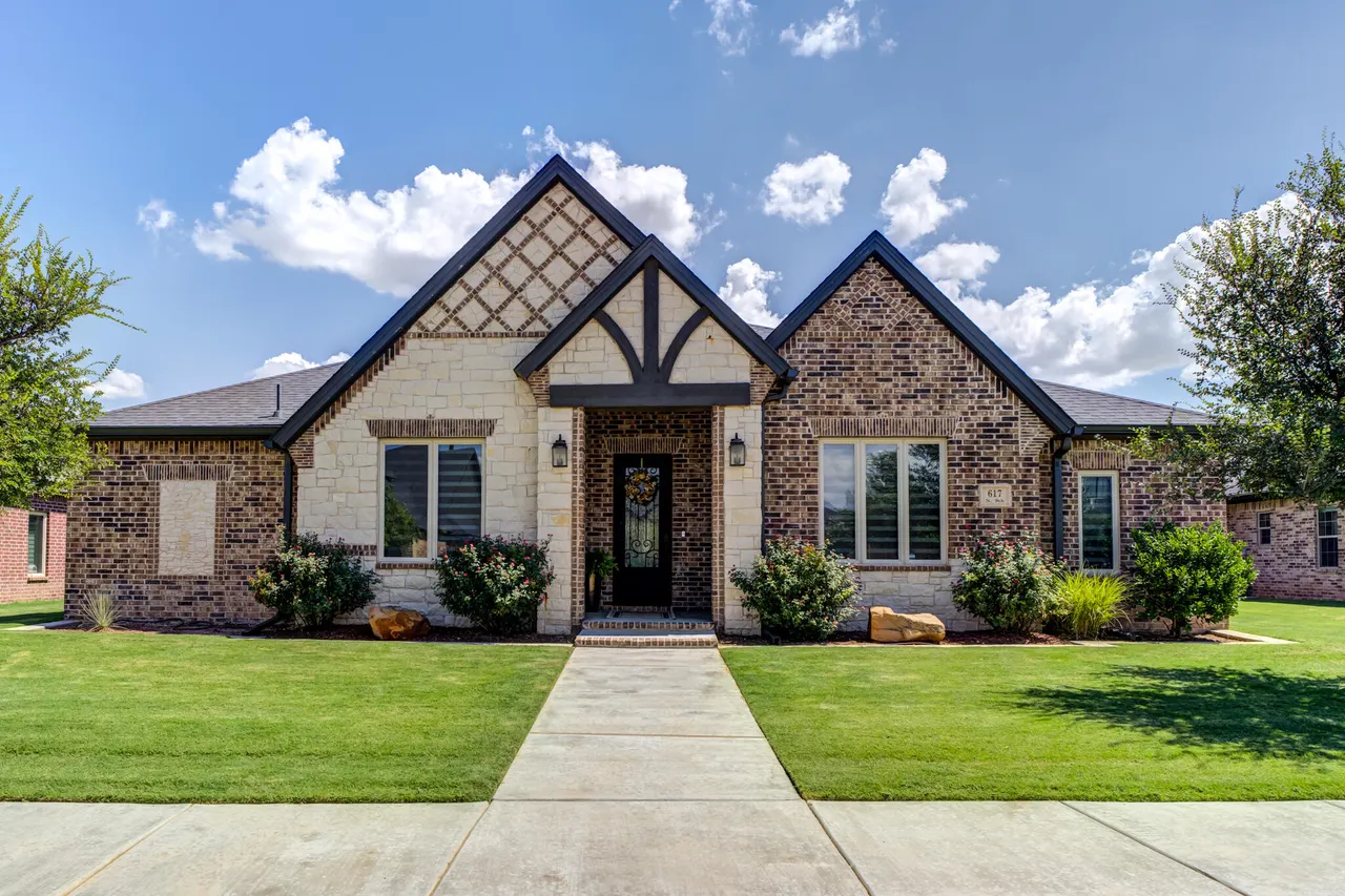 Photo 7 — 617 N 9th Street, Wolfforth, TX 79382