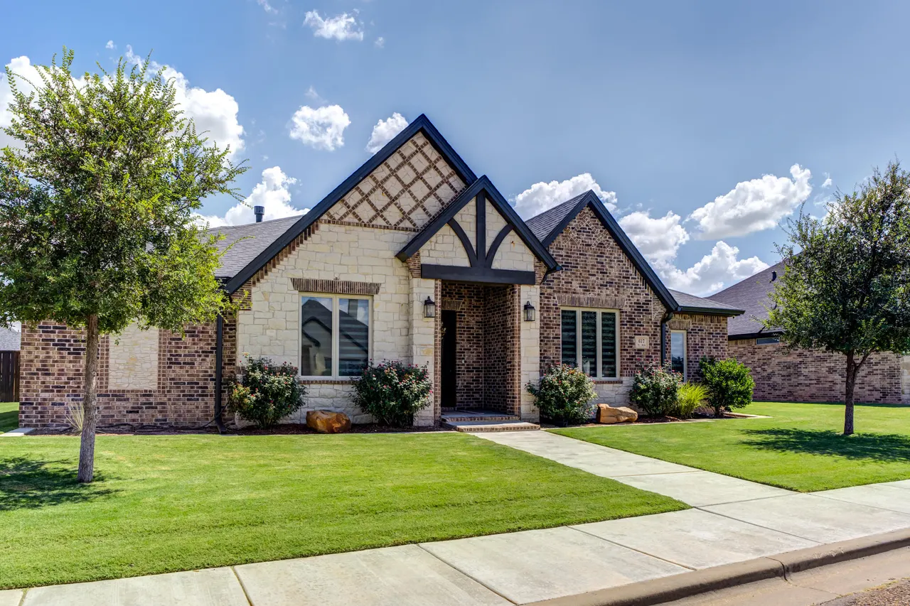 Photo 8 — 617 N 9th Street, Wolfforth, TX 79382