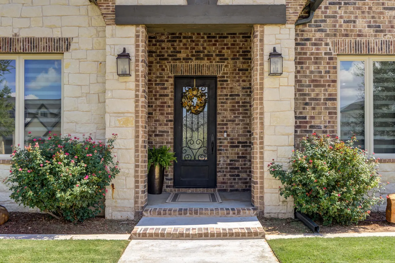 Photo 9 — 617 N 9th Street, Wolfforth, TX 79382