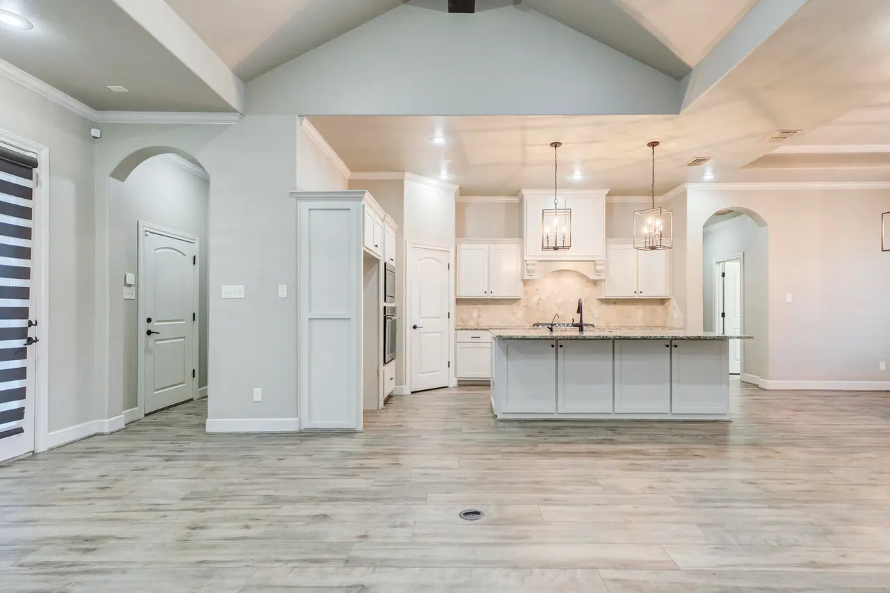 Photo 14 — 617 N 9th Street, Wolfforth, TX 79382