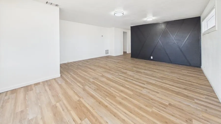 Photo 4 — 409 E 6th Street, Idalou, TX 79329