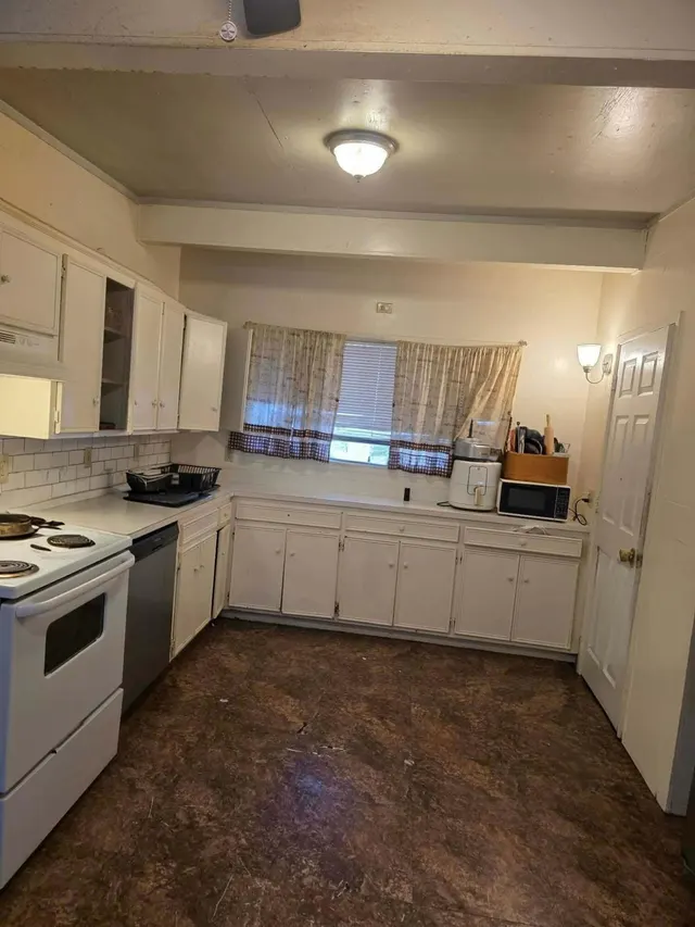 Photo 5 — 2304 48th Street, Lubbock, TX 79412