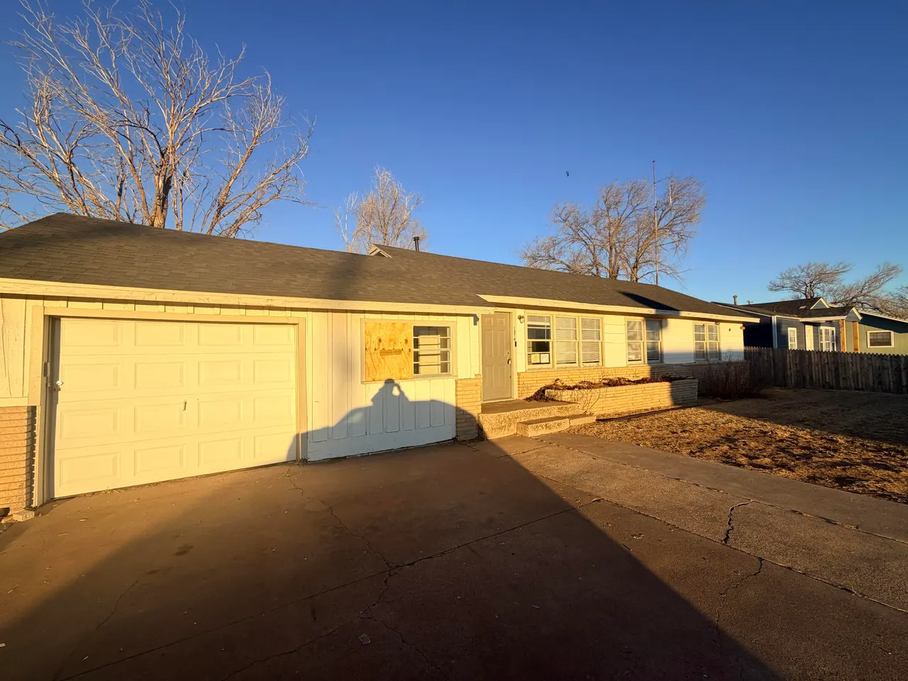 Front exterior — 1216 College Avenue, Levelland, TX 79336