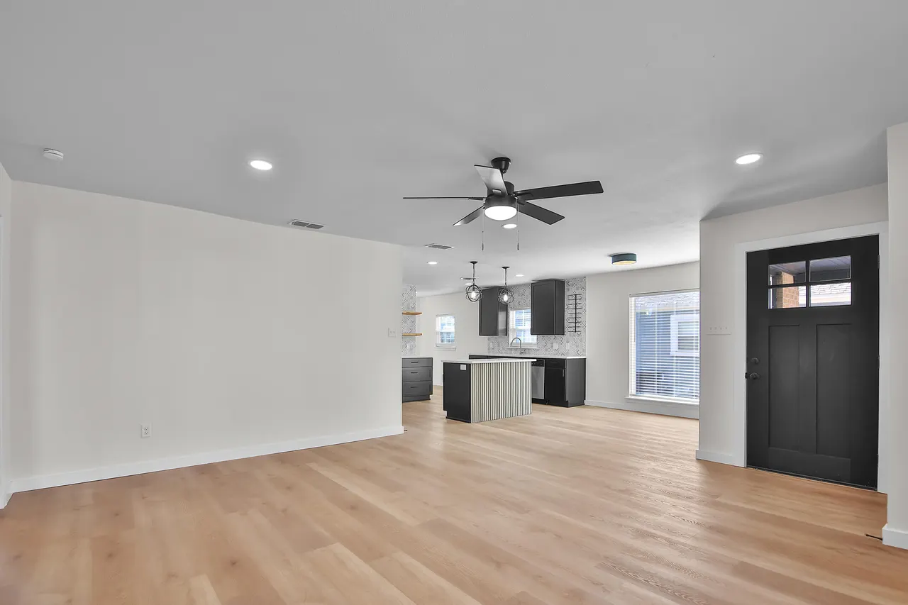 Photo 10 — 3303 25th Street, Lubbock, TX 79410