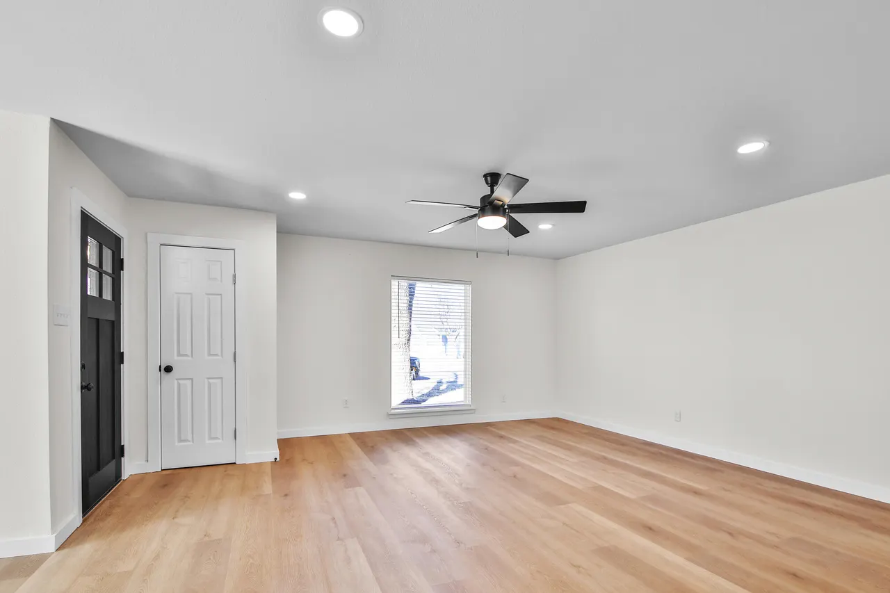Photo 12 — 3303 25th Street, Lubbock, TX 79410