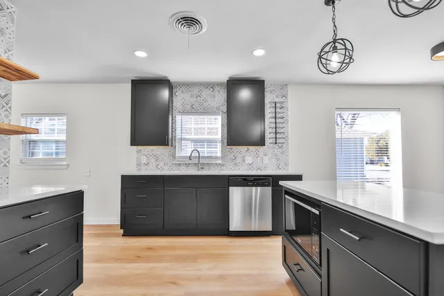 Photo 7 — 3303 25th Street, Lubbock, TX 79410