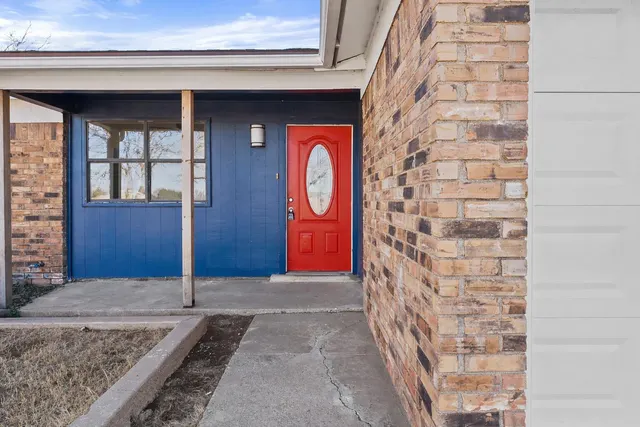 Photo 2 — 909 Bradley Street, Lubbock, TX 79403