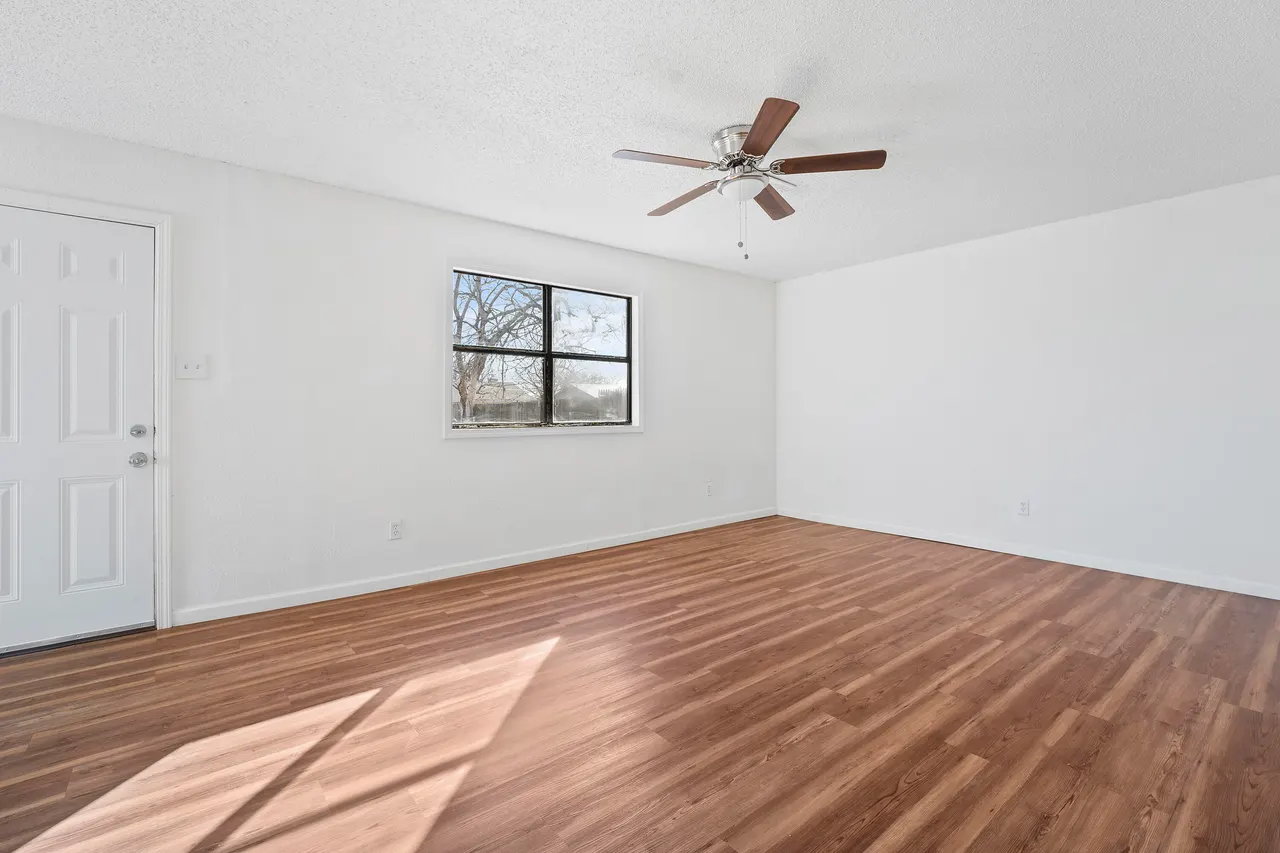 Photo 4 — 909 Bradley Street, Lubbock, TX 79403