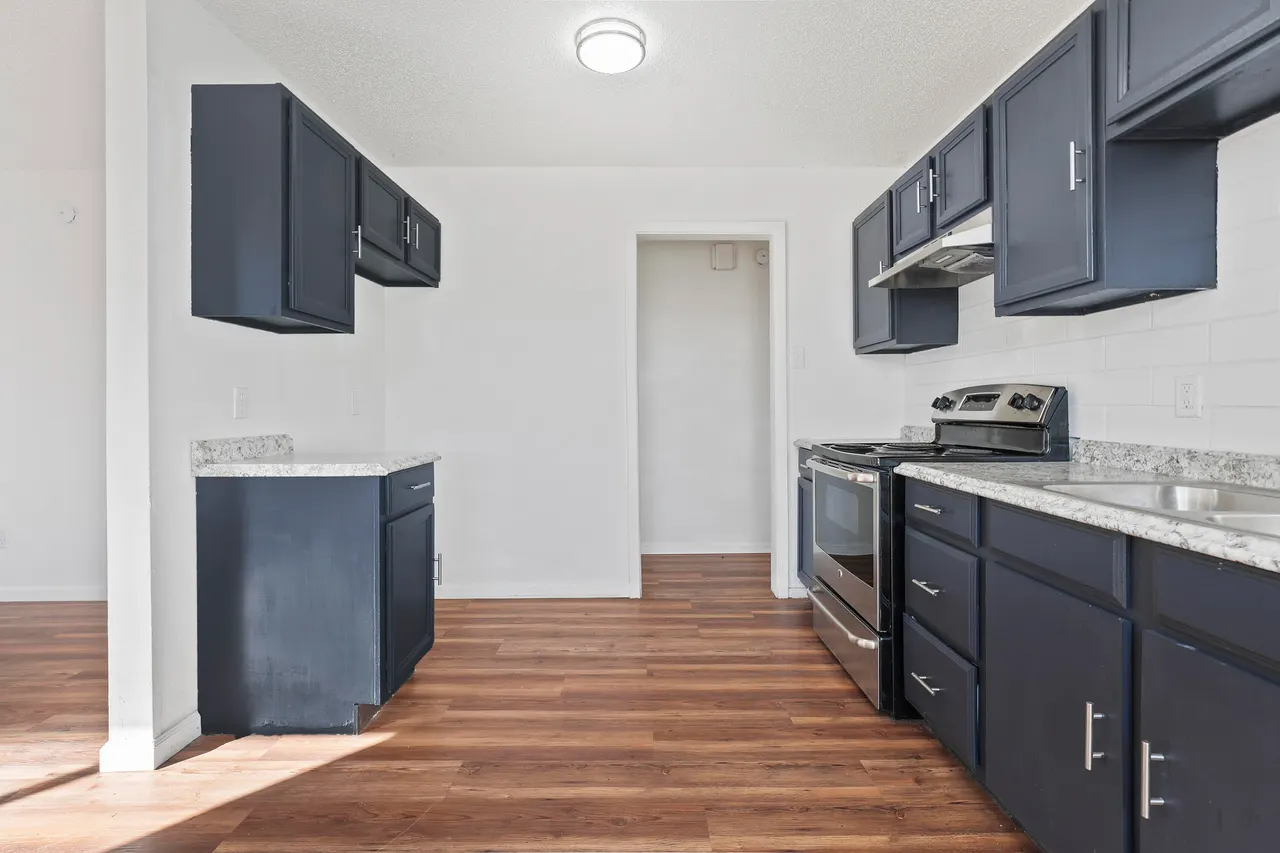 Photo 8 — 909 Bradley Street, Lubbock, TX 79403