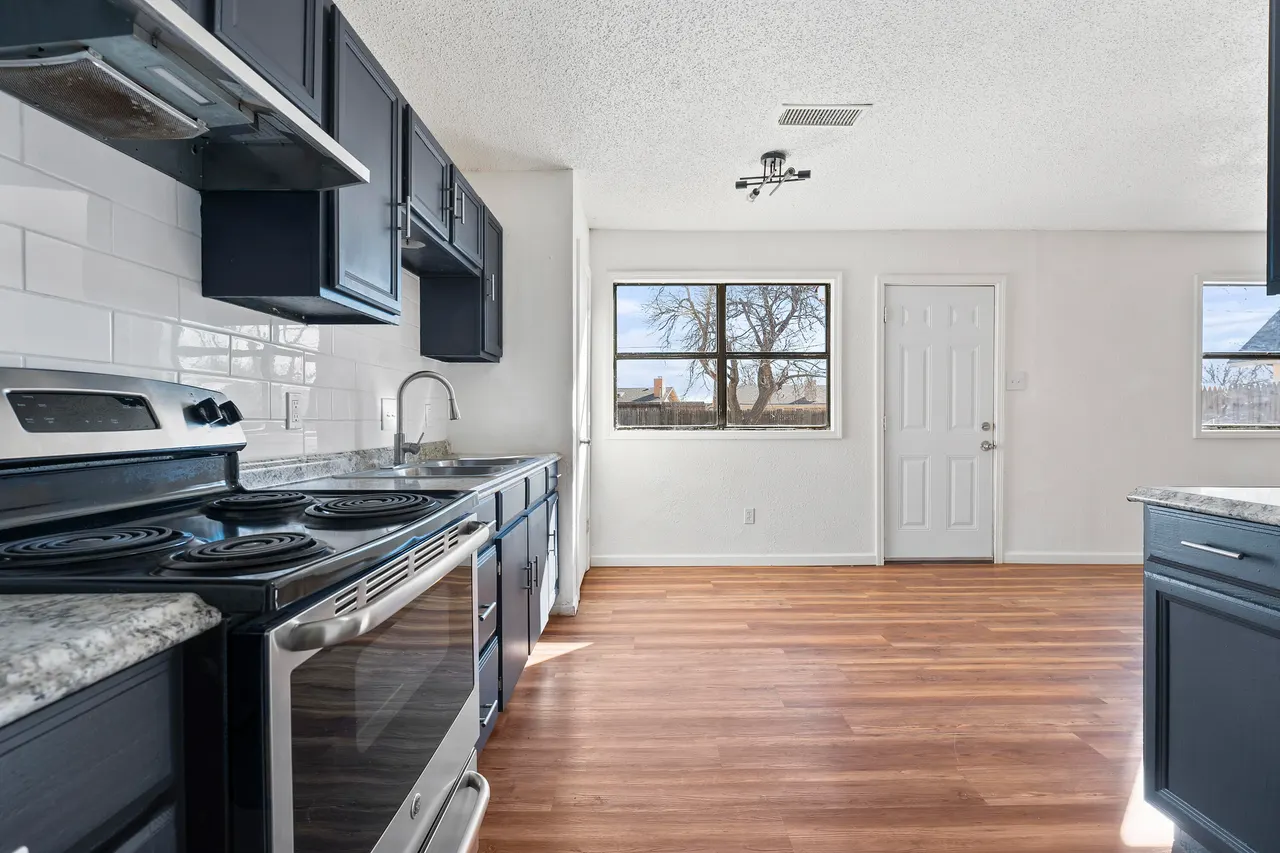 Photo 9 — 909 Bradley Street, Lubbock, TX 79403