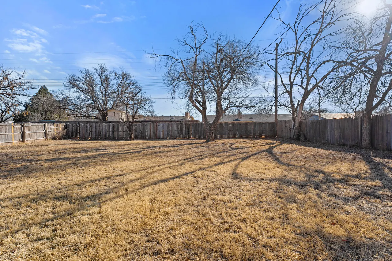 Photo 18 — 909 Bradley Street, Lubbock, TX 79403