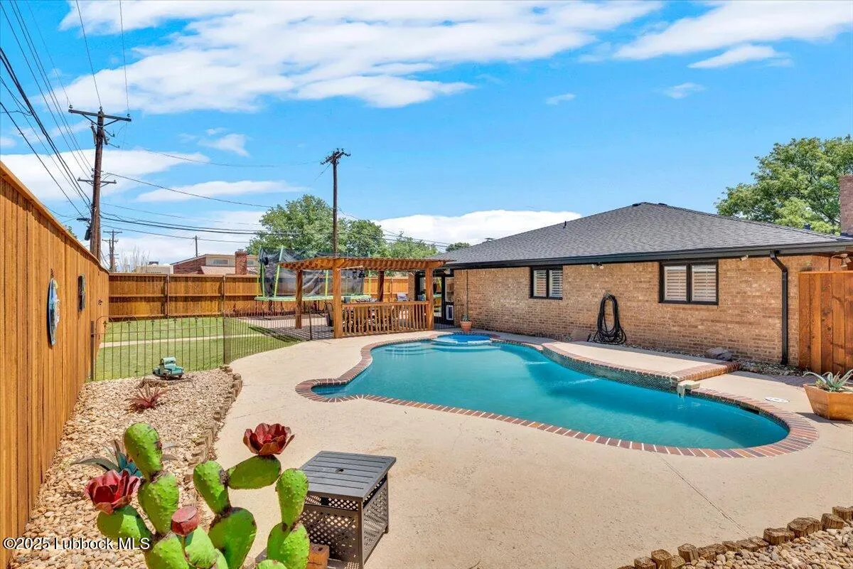 Front exterior — 2022 Buffalo Drive, Levelland, TX 79336