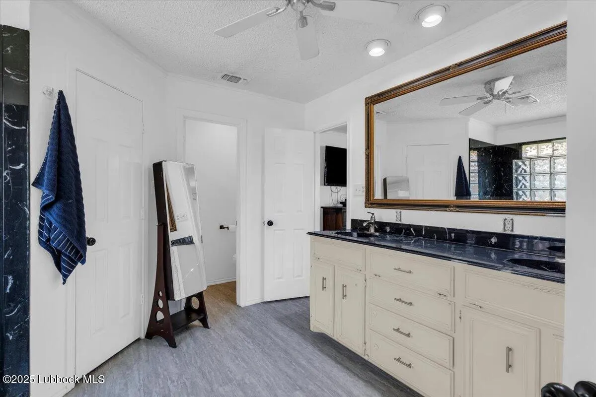 Photo 19 — 2022 Buffalo Drive, Levelland, TX 79336