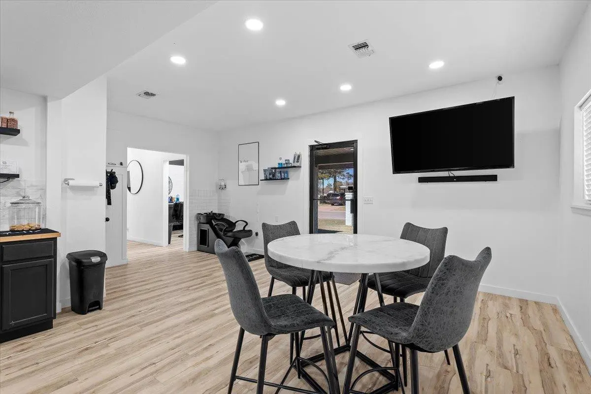 Photo 7 — 117 W 4th Street, Hale Center, TX 79041