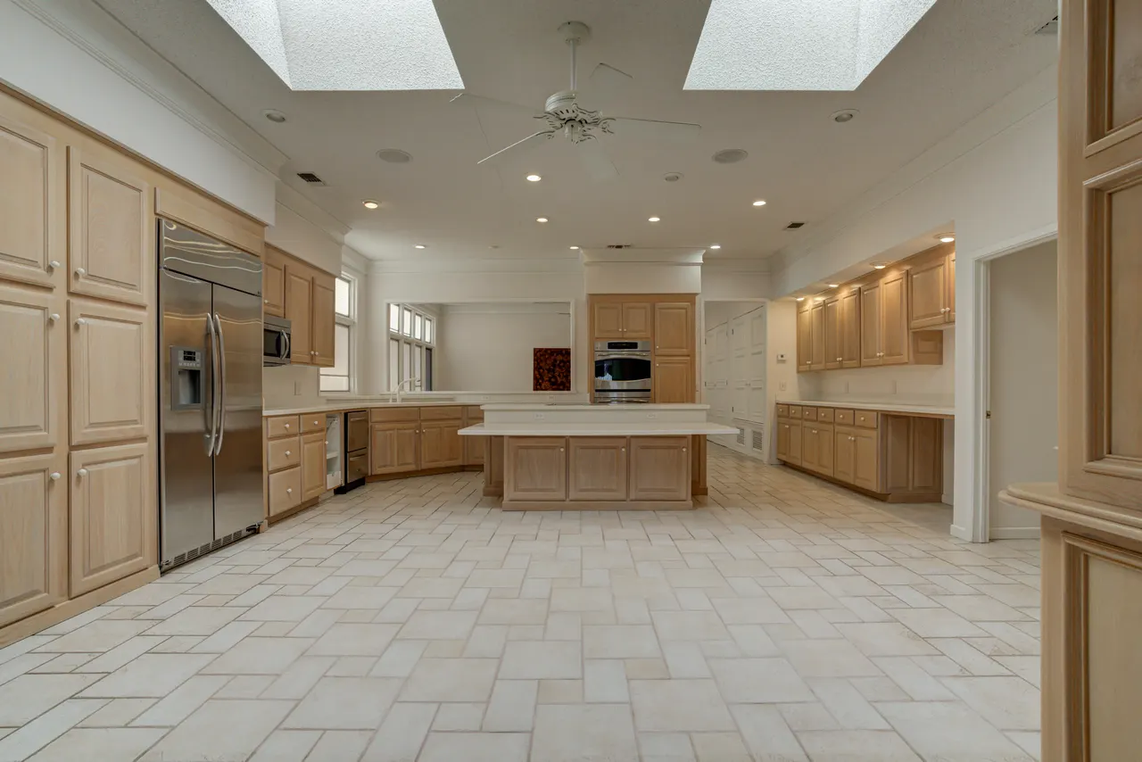Photo 3 — 601 18th Street, Seagraves, TX 79359
