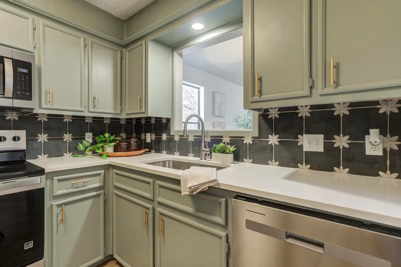 Photo 11 — 2115 76th Street, Lubbock, TX 79423