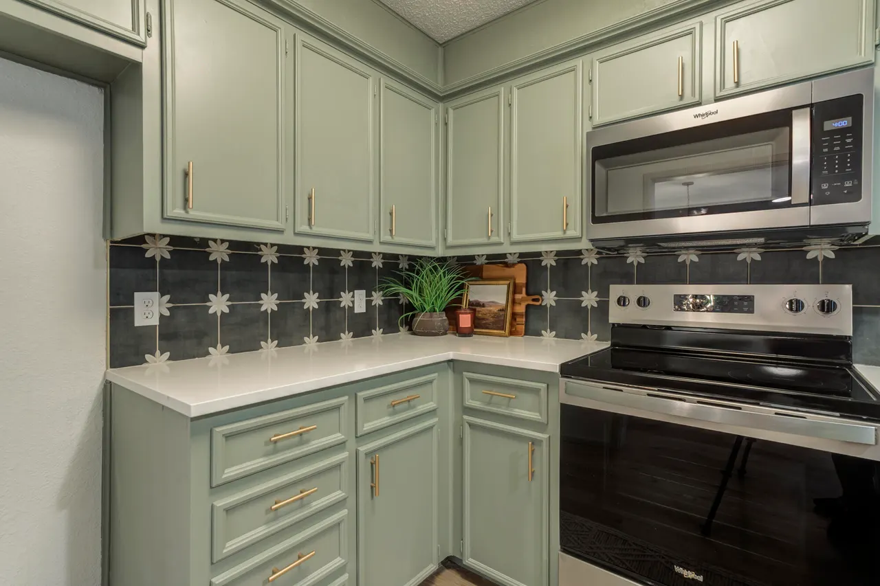 Photo 12 — 2115 76th Street, Lubbock, TX 79423