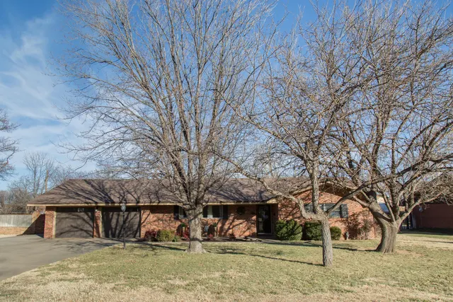 Front exterior — 1406 Amarillo Street, Plainview, TX 79072