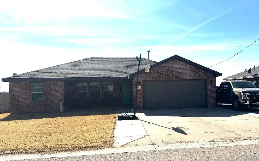 Photo 2 — 504 E 7th Street, Idalou, TX 79329