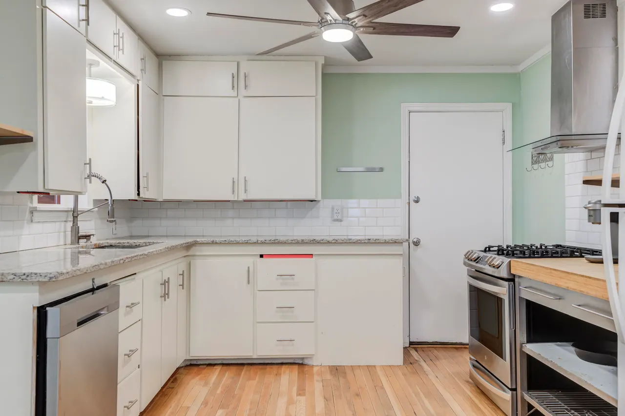 Photo 11 — 3705 24th Street, Lubbock, TX 79410