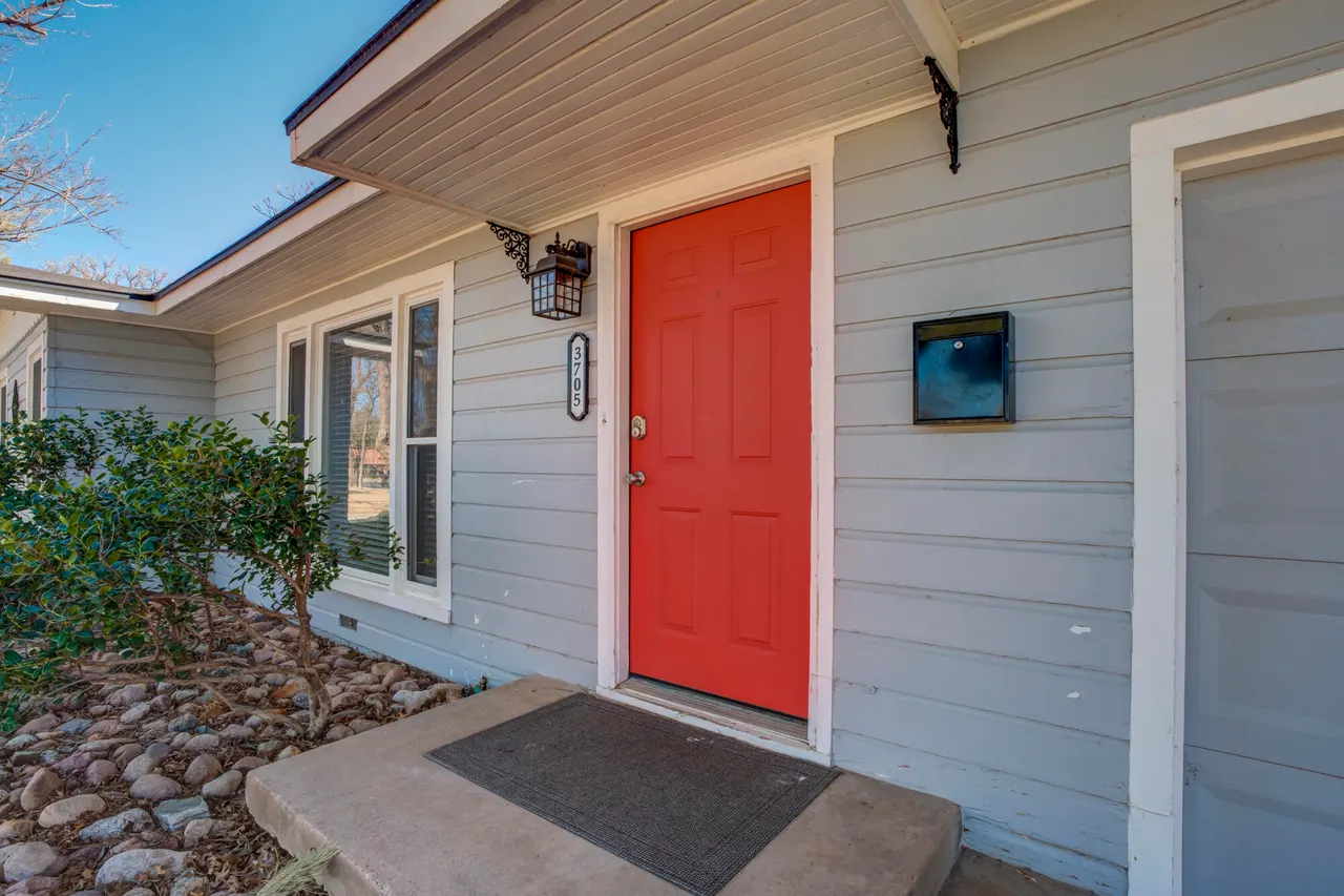 Photo 3 — 3705 24th Street, Lubbock, TX 79410